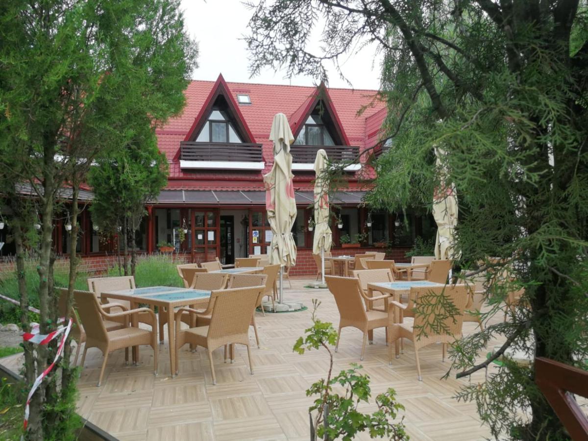 Hotel Pensiunea Casa Matei Berca Exterior foto